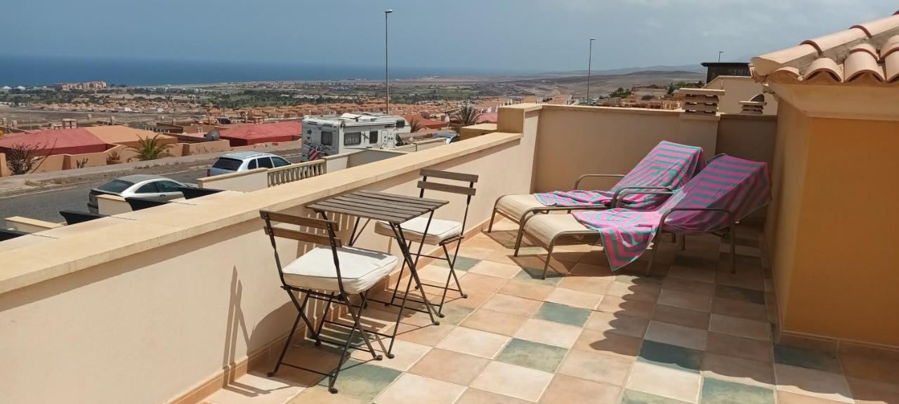 Beautiful, Spacious Villa, Heated Pool, Sleeps Eight, With Quality Furnishings Caleta De Fuste Exterior foto